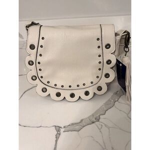 Madden Girl White Scalloped Crossbody‎ Bag With Bronze Hardware NWT